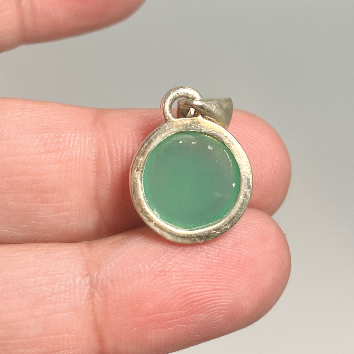 Chrysoprase Round Cabochon Pendant PPGJ1314