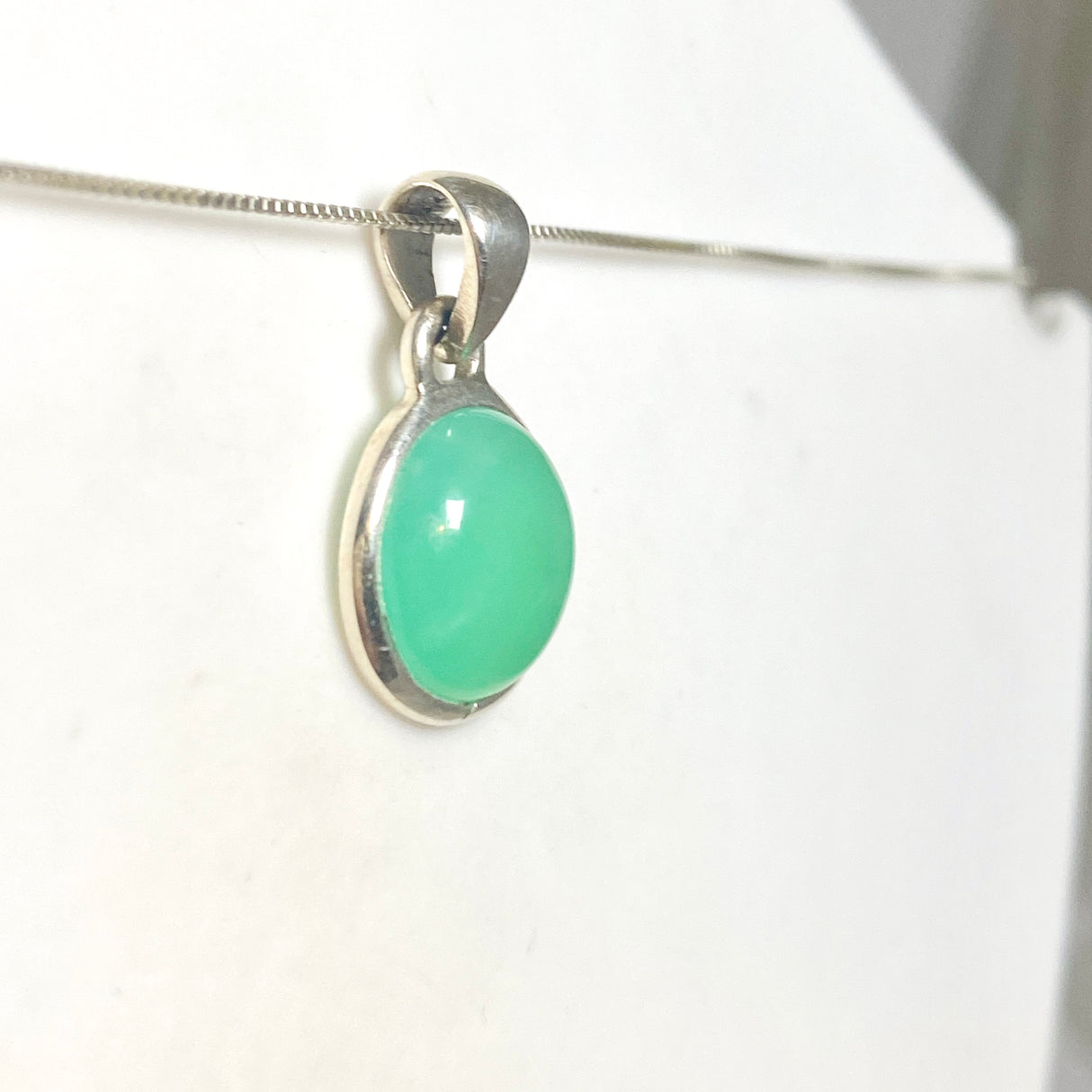 Chrysoprase Round Cabochon Pendant PPGJ1314