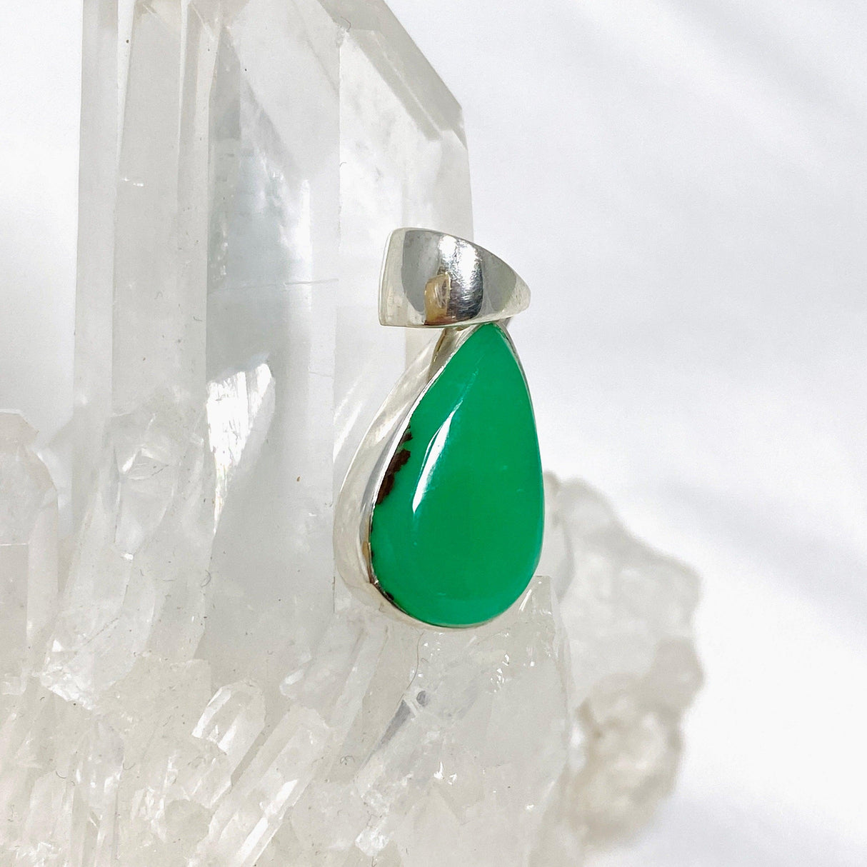 Chrysoprase Teardrop Pendant KPGJ4459 - Nature's Magick