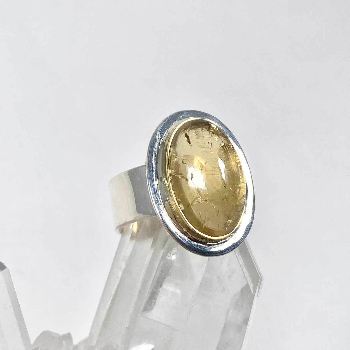 Citrine oval ring with gold detailing s.7 KRGJ2845 - Nature's Magick