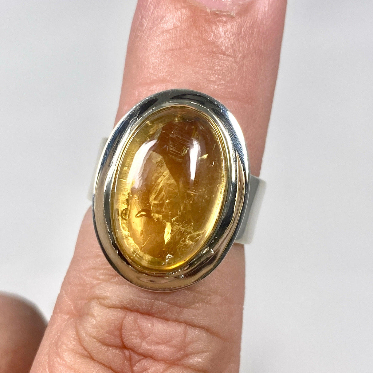 Citrine oval ring with gold detailing s.7 KRGJ2845 - Nature's Magick