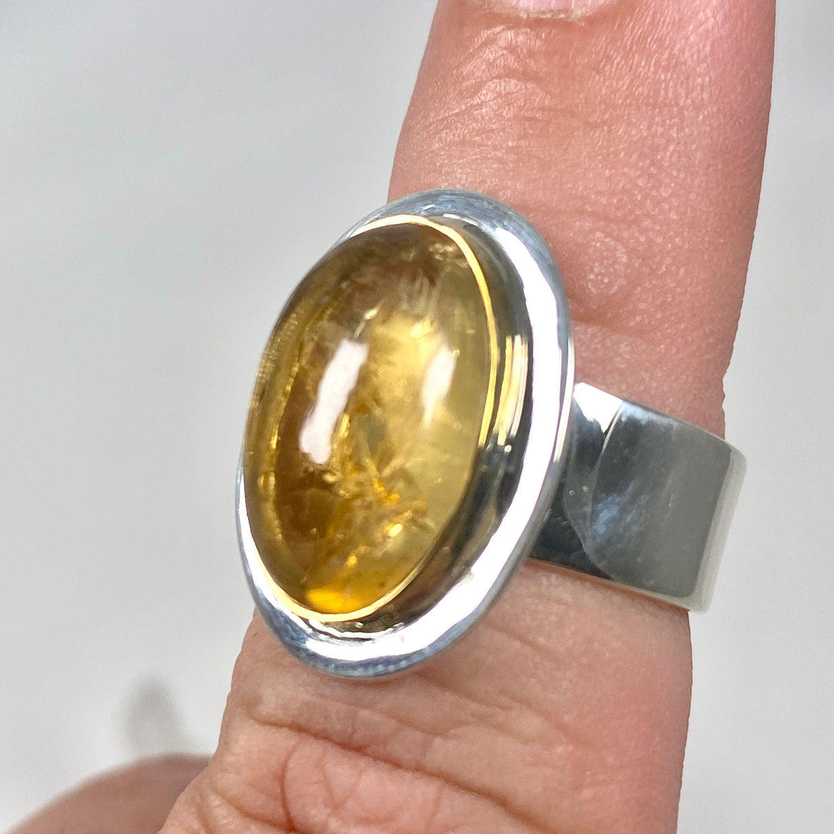 Citrine oval ring with gold detailing s.7 KRGJ2845 - Nature's Magick