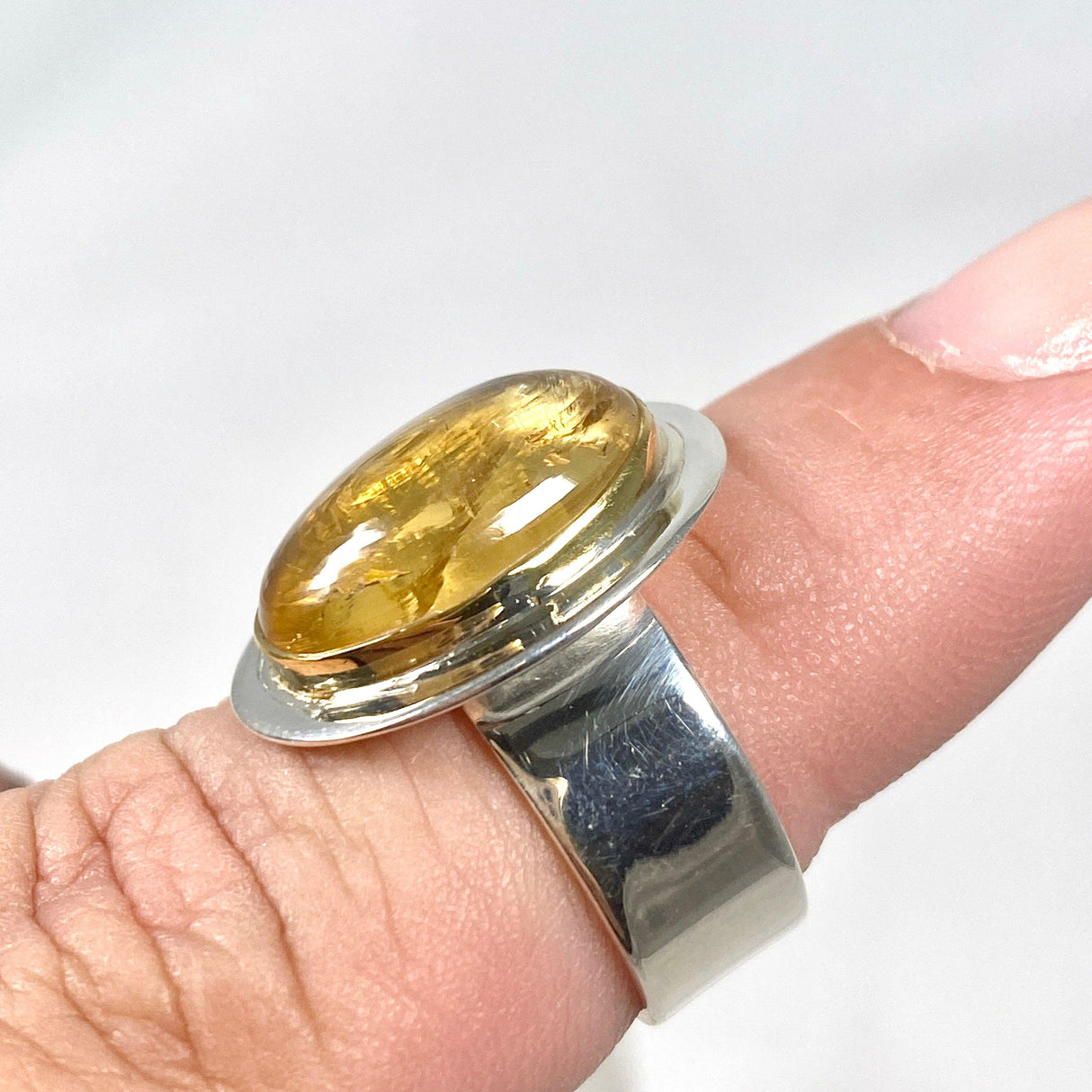 Citrine oval ring with gold detailing s.7 KRGJ2845 - Nature's Magick