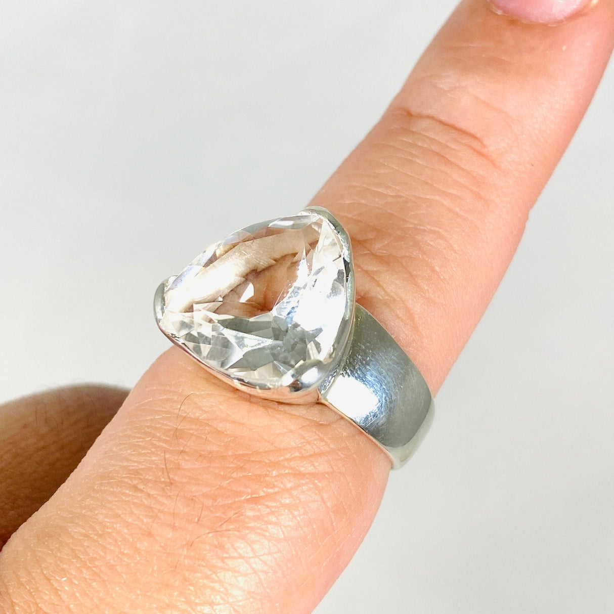 Clear Quartz trillion faceted ring s.10 KRGJ2938 - Nature's Magick