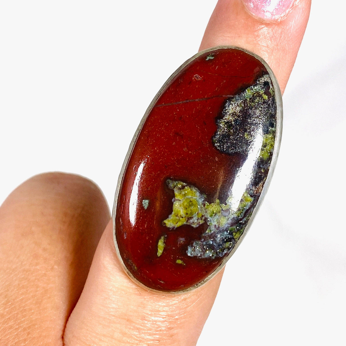 Dragons Blood Stone Oval Hammered Band Ring Size 8 KRGJ1684 - Nature's Magick