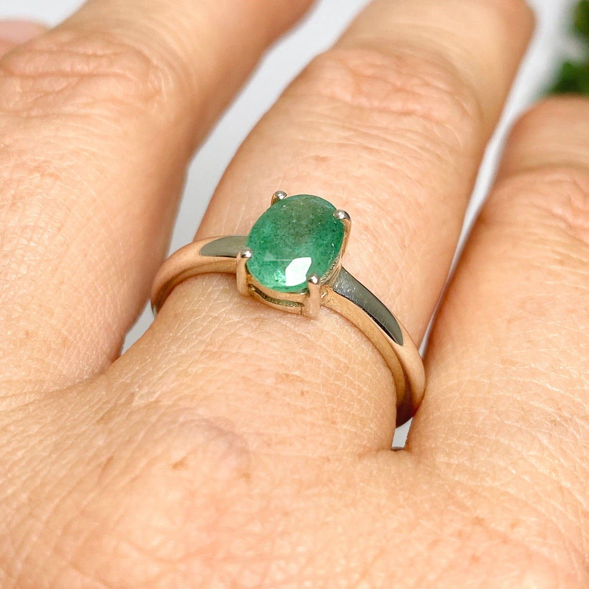 Emerald (Natural) Oval Faceted Ring Size 8.5 PRGJ552