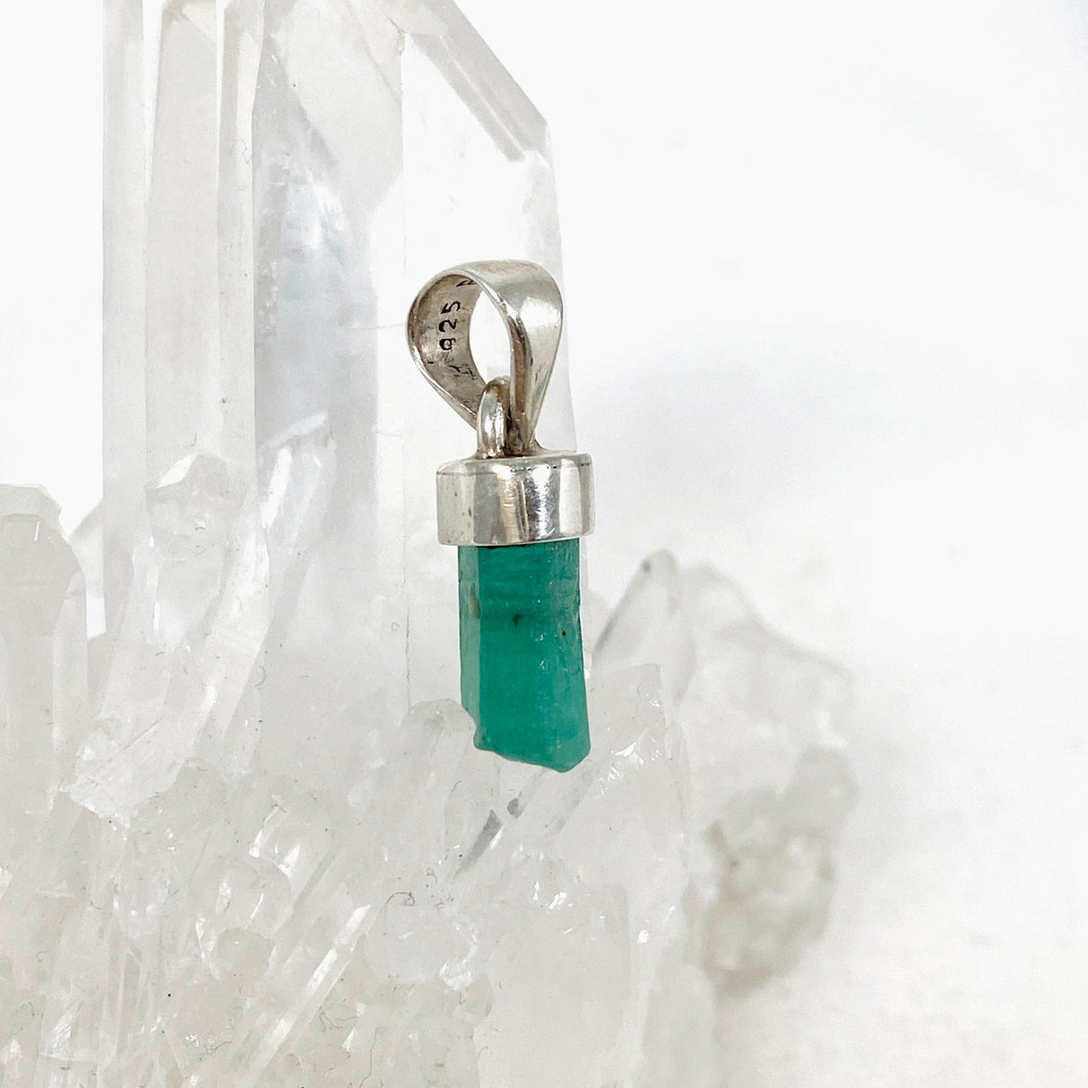 Emerald Raw Petite Pendant PPGJ519 - Nature's Magick