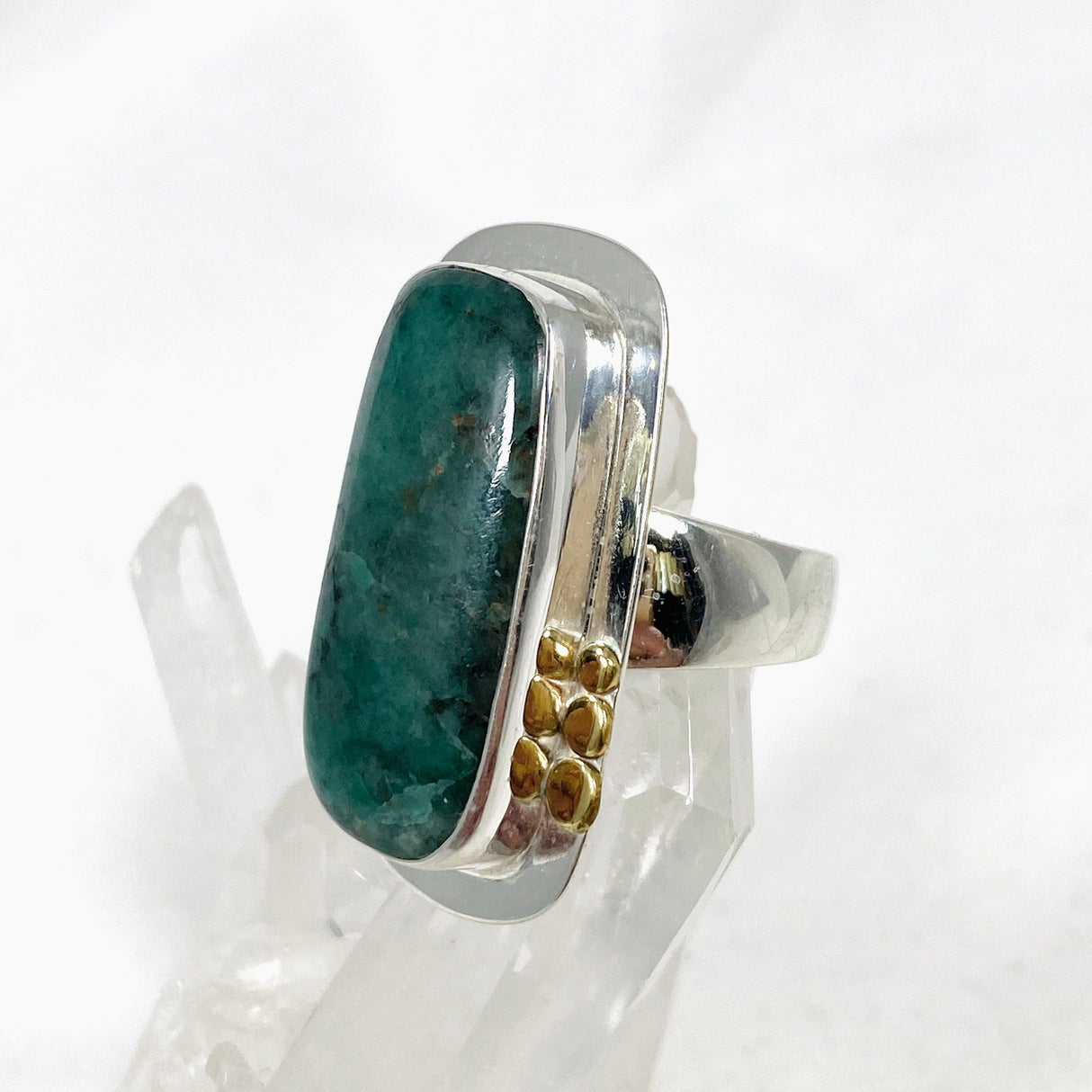 Emerald Rectangular Ring with Brass Detailing Size 8 KRGJ3114 - Nature's Magick