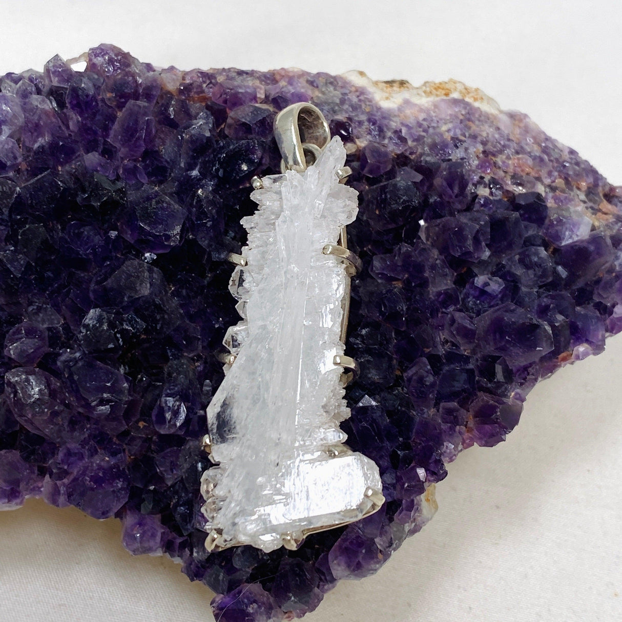 Faden Quartz Raw Crystal Pendant PPGJ716 - Nature's Magick