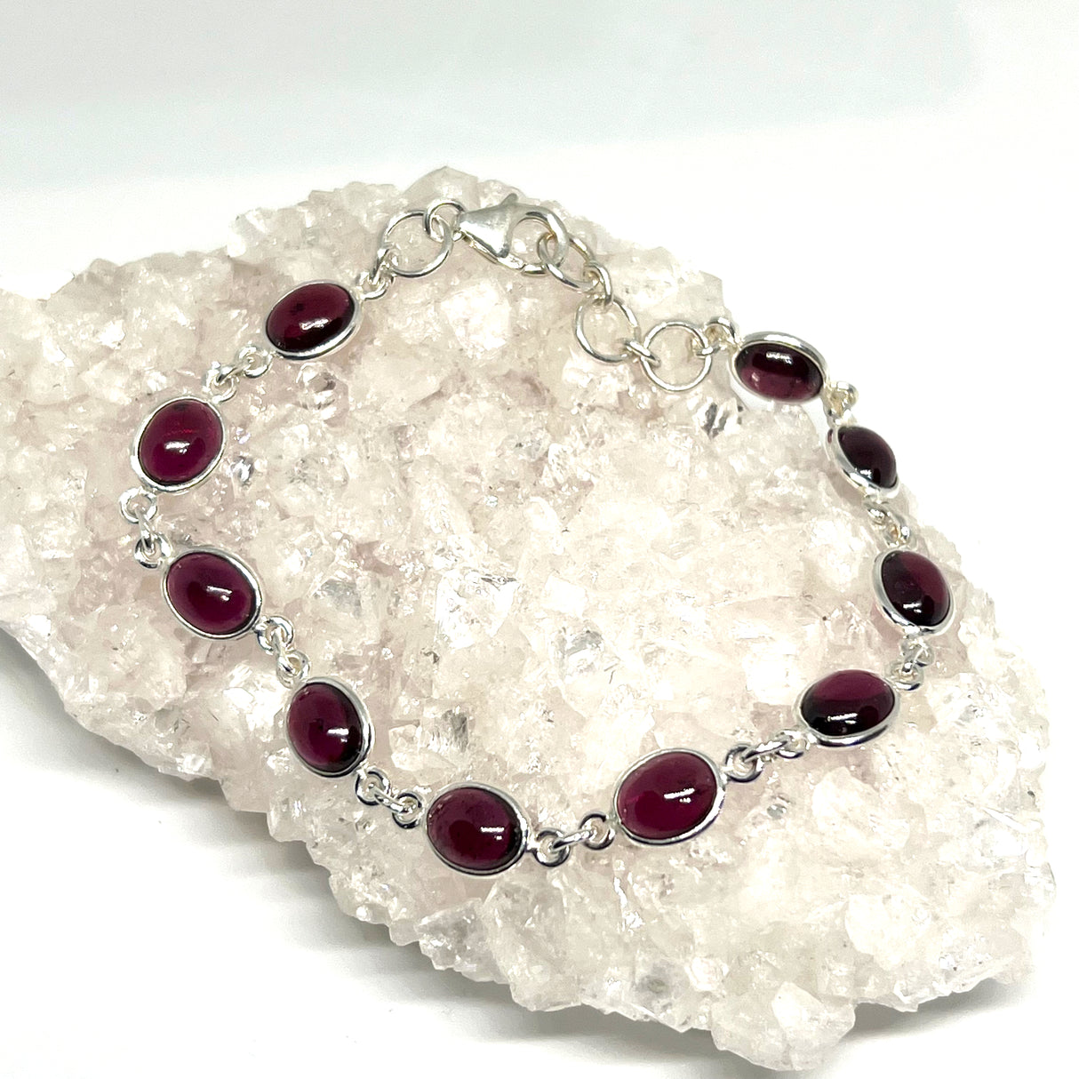 Garnet cabochon in 925 silver bezel setting bracelet PBGJ010