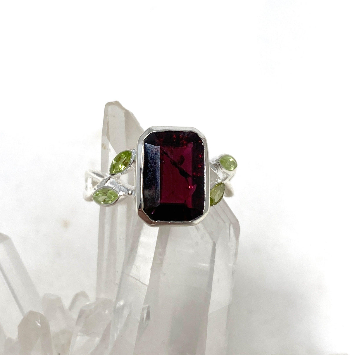 Garnet Faceted Rectangular Multistone Ring with Botanical Details R3806 - Nature's Magick