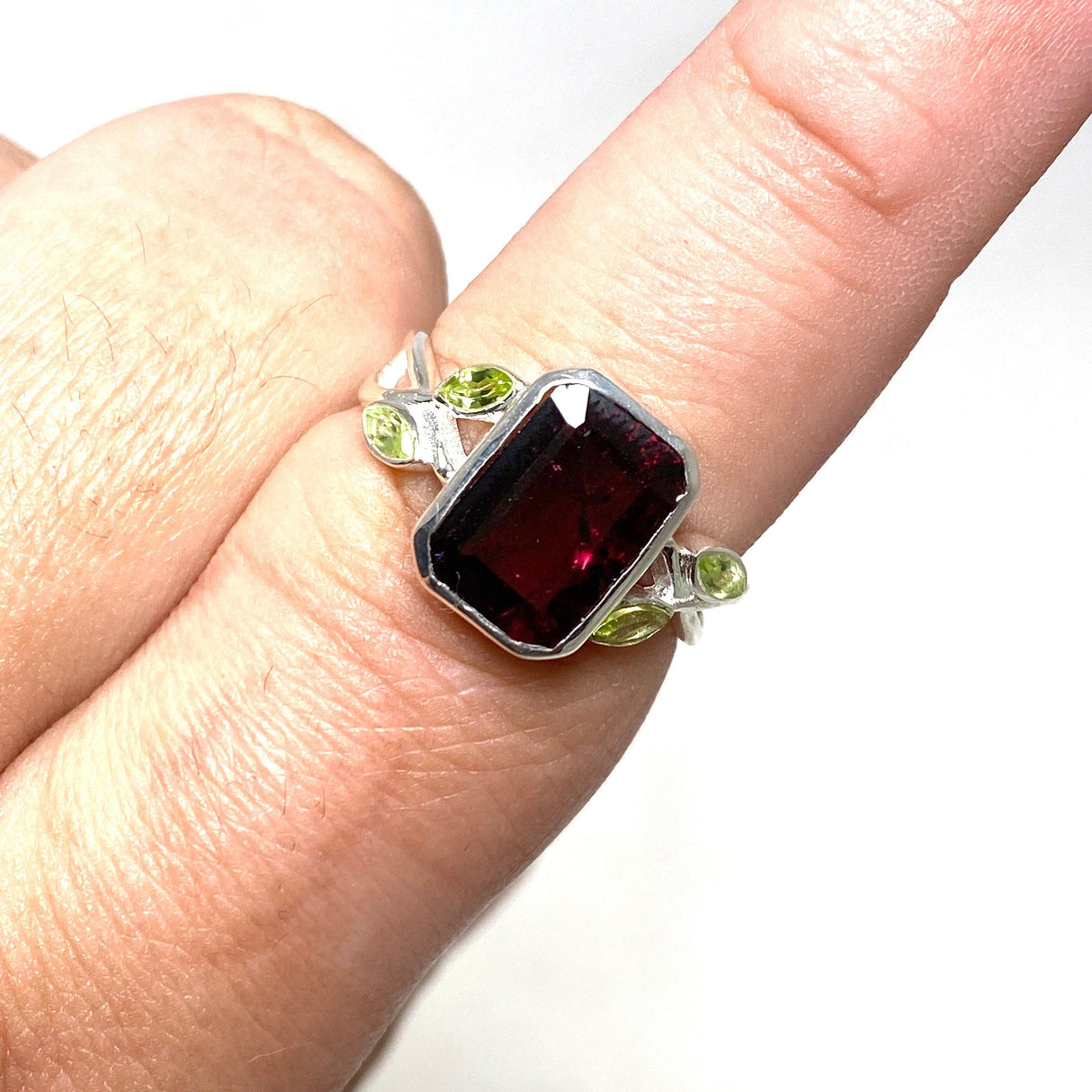 Garnet Faceted Rectangular Multistone Ring with Botanical Details R3806 - Nature's Magick