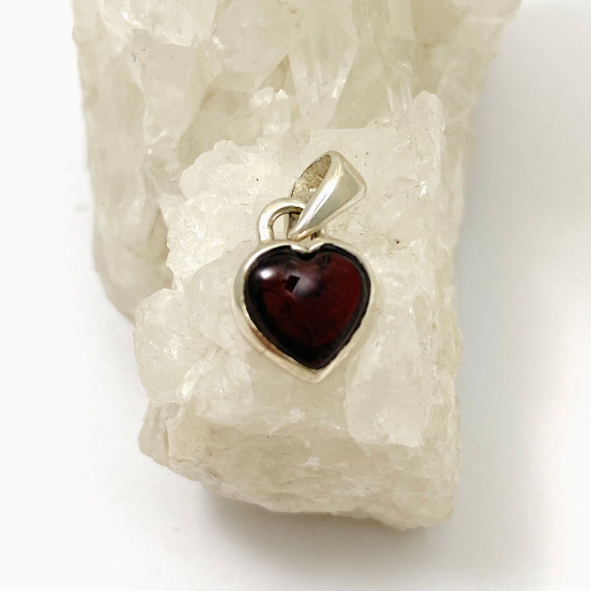 Garnet Heart Cabochon Pendant PPGJ870