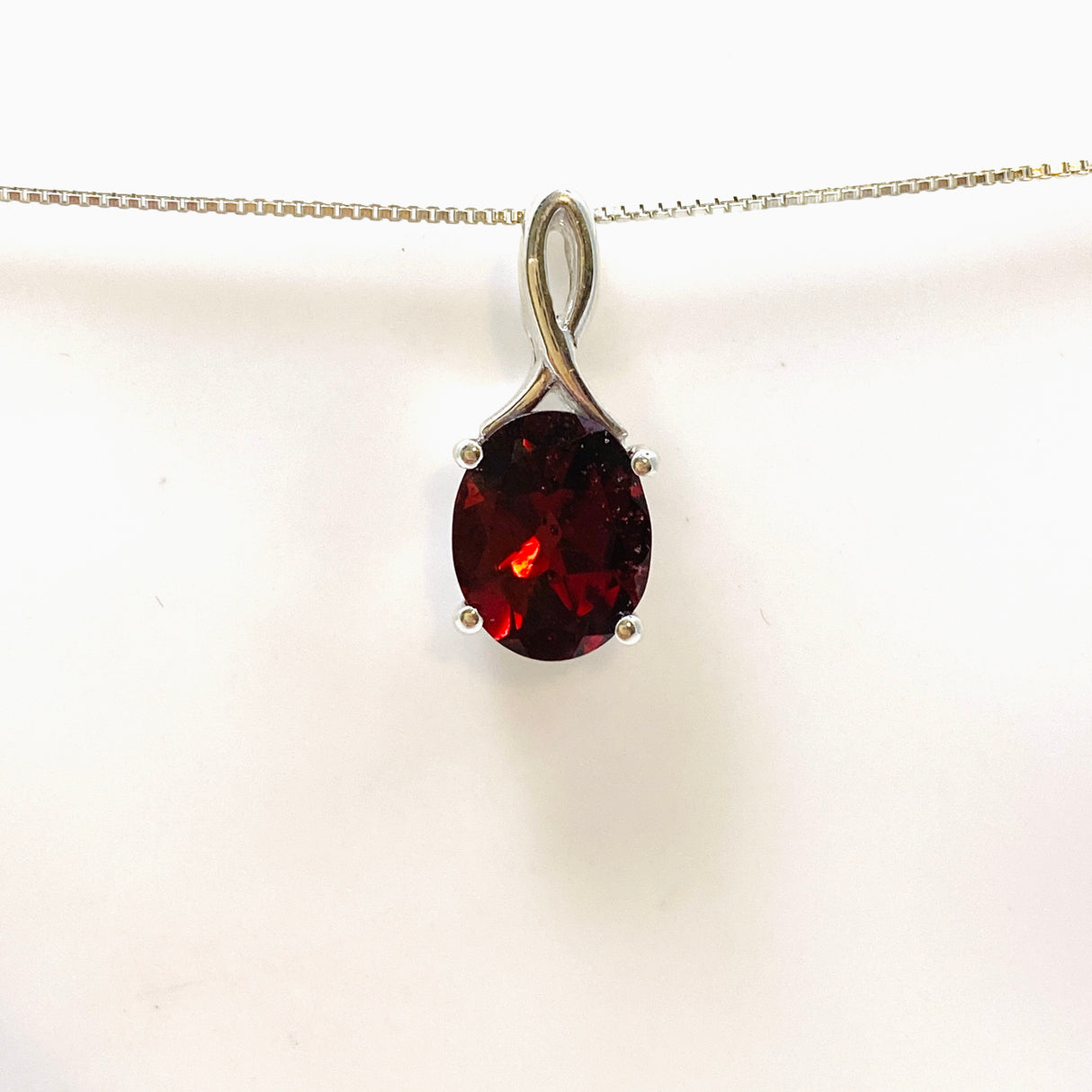 Garnet Oval Faceted Pendant PPGJ940