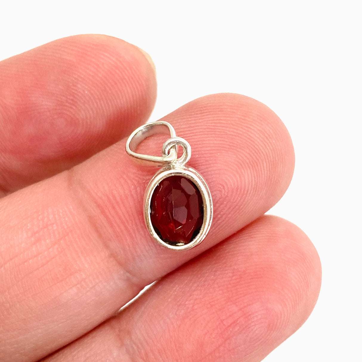 Garnet Oval Faceted Pendant PPGJ941