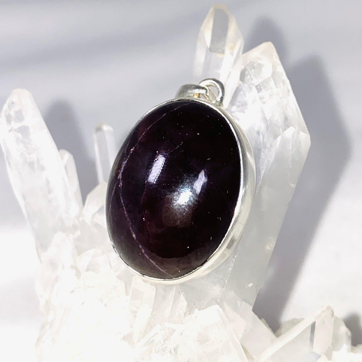 Garnet Oval Pendant KPGJ4131 - Nature's Magick