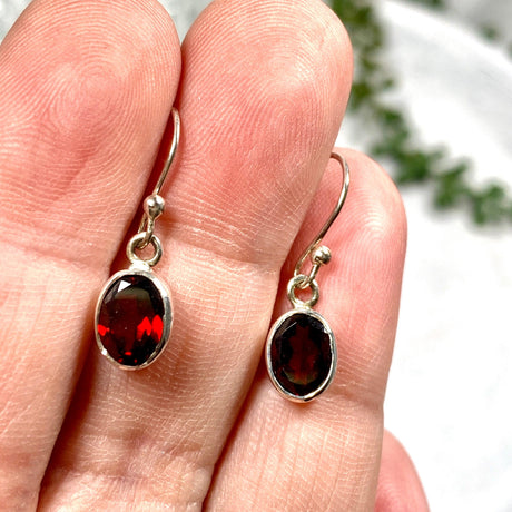 Garnet petite oval faceted earrings R2363-GTO - Nature's Magick