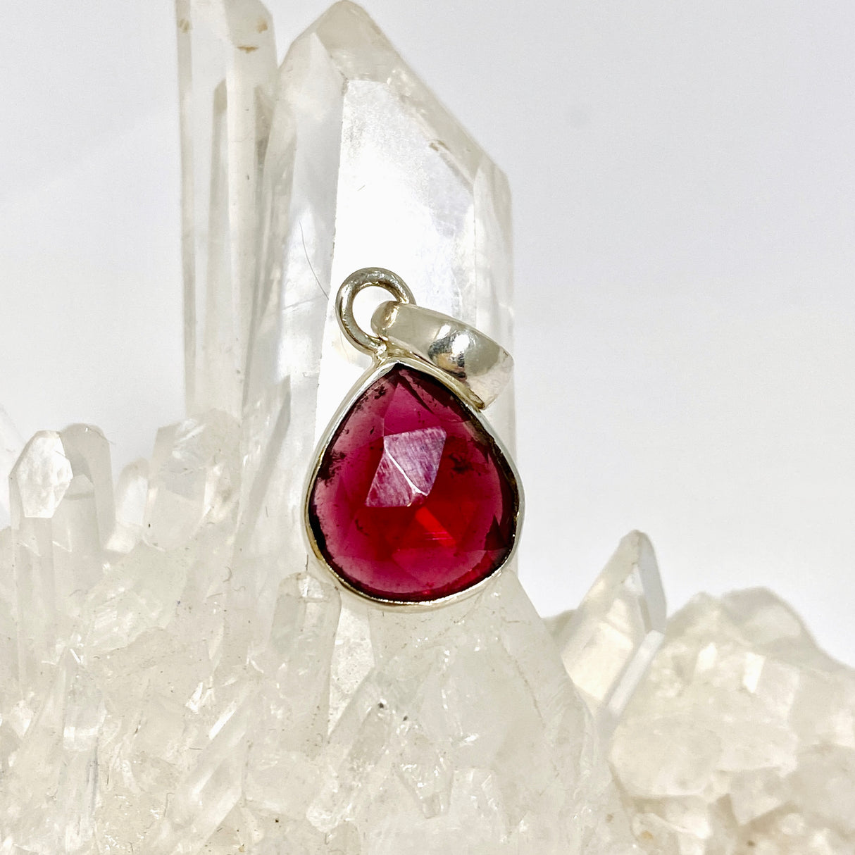 Rhodolite Garnet Teardrop Faceted Pendant PPGJ1157