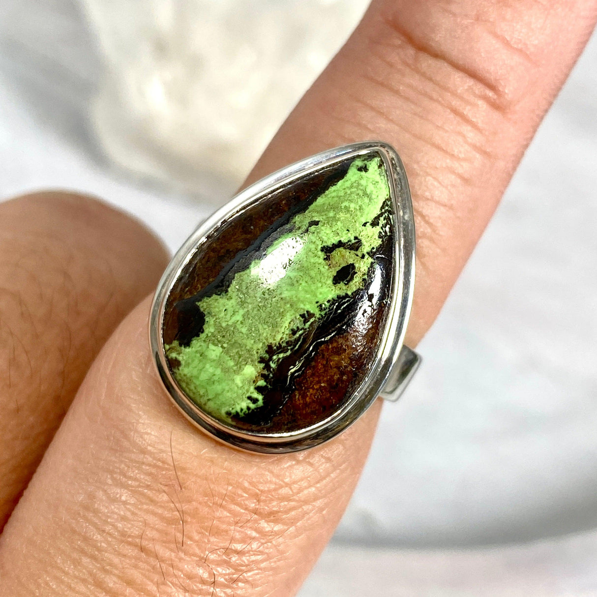 Gaspeite teardrop ring s.9 KRGJ1098 - Nature's Magick