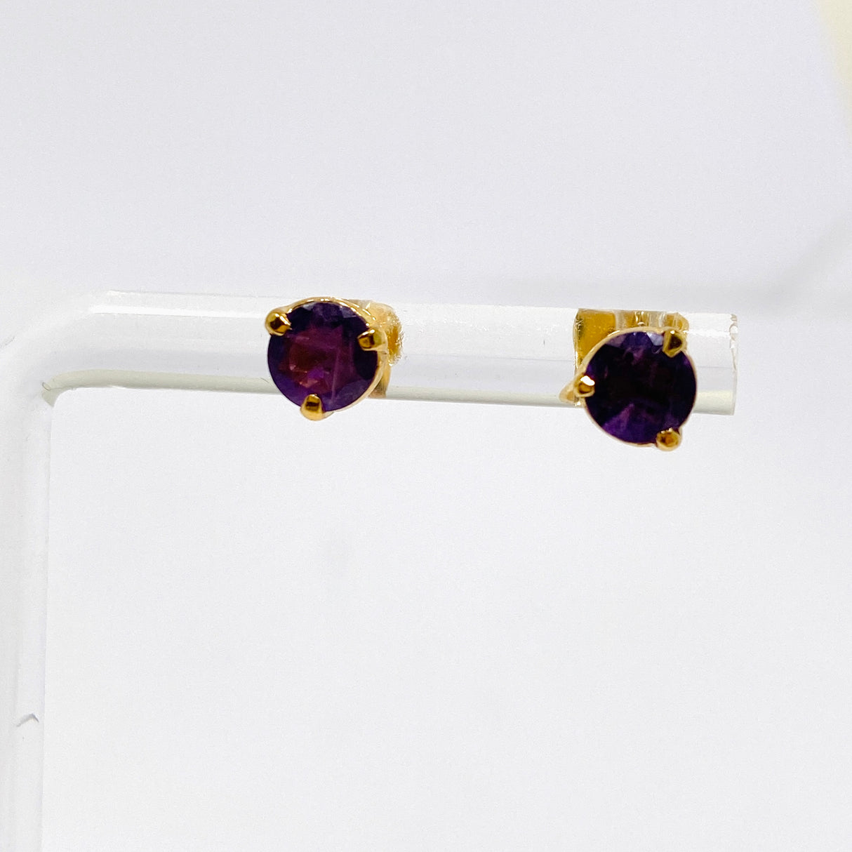 Gemstone Round Faceted 1 micron Gold Plated 3 claw Set Stud Earring 5mm PSE040