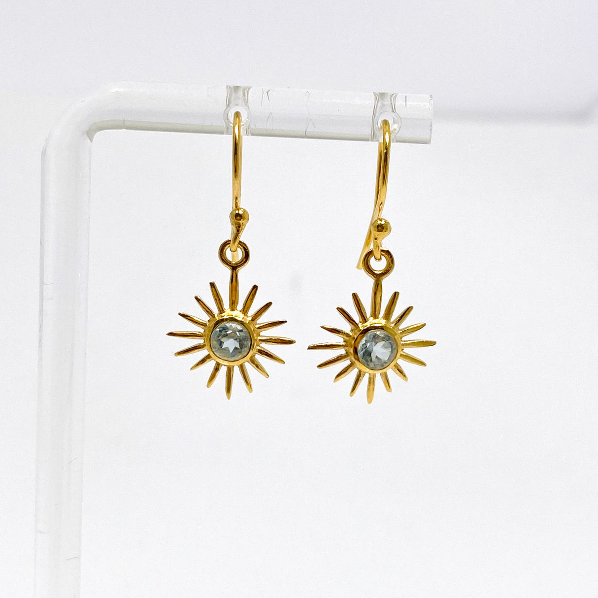 Gemstone Round Faceted Sun 1 micron Gold Plated Earrings PEGJ373