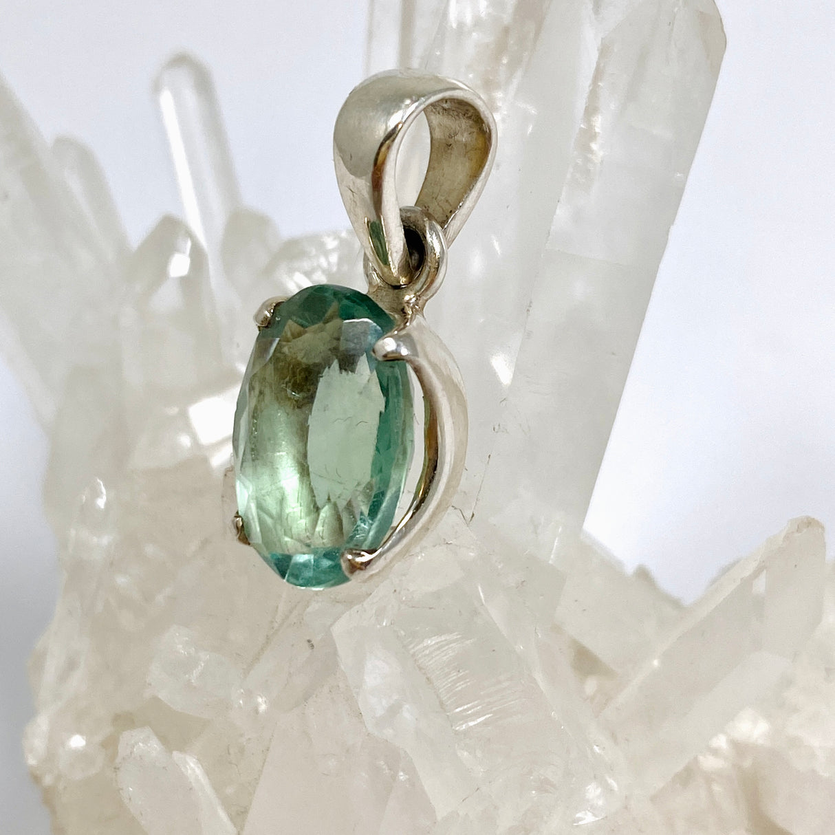 Green Fluorite Oval Faceted Pendant PPGJ1284