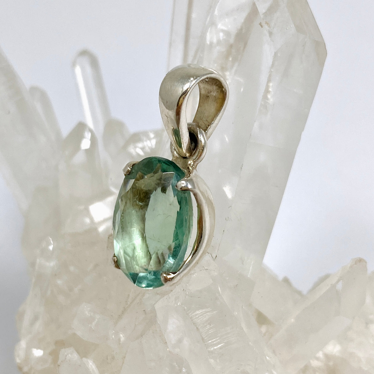 Green Fluorite Oval Faceted Pendant PPGJ1284