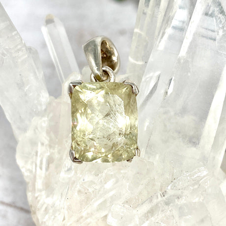 Heliodor faceted square pendant PPGJ327 - Nature's Magick