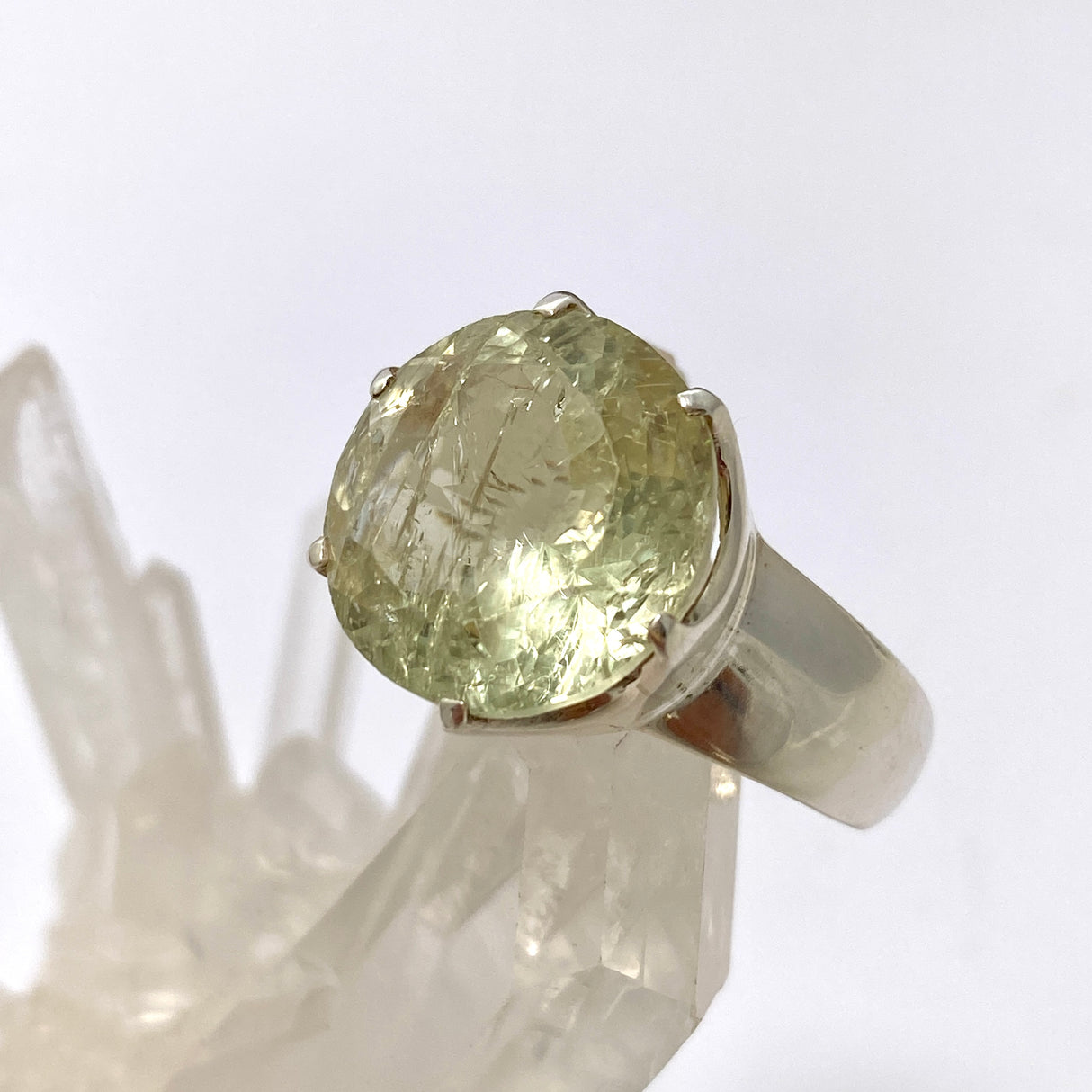 Heliodor Round Faceted Ring Size 9 PRGJ776