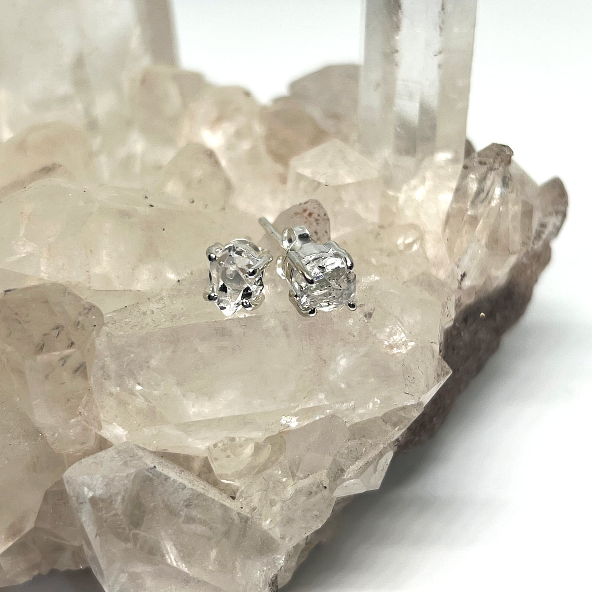 Herkimer Diamond 4-claw Set Stud Earring PSE014