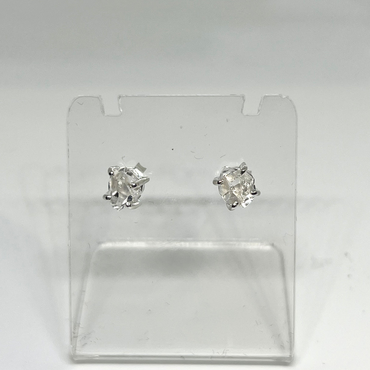 Herkimer Diamond 4-claw Set Stud Earring PSE014