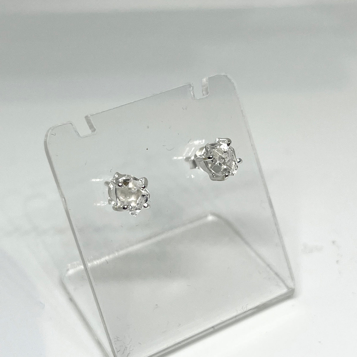 Herkimer Diamond 4-claw Set Stud Earring PSE014