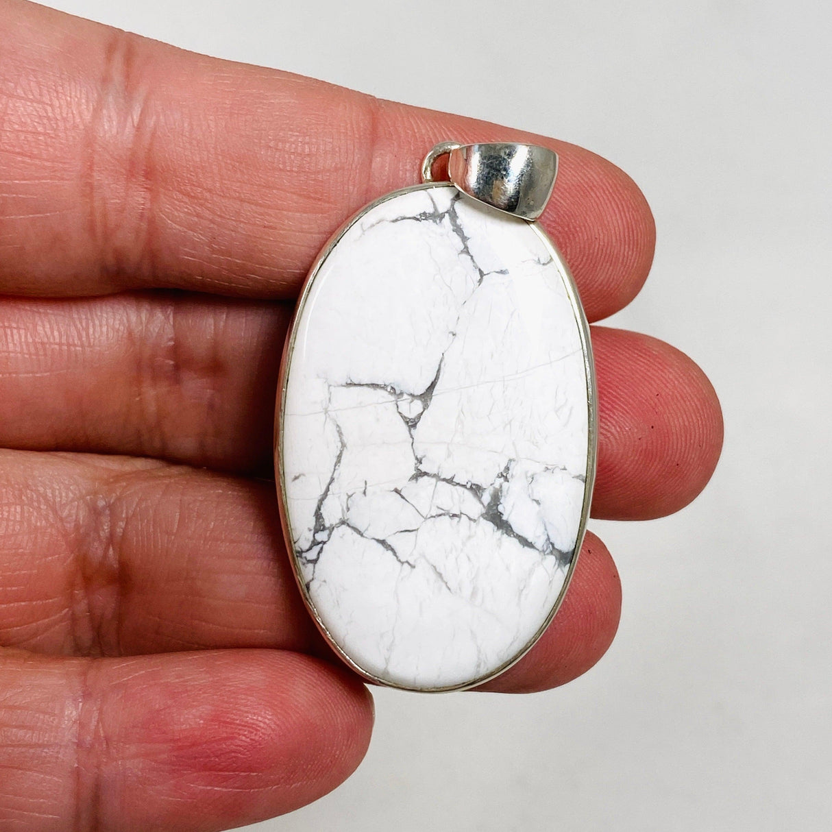 Howlite Oval Pendant KPGJ3431 - Nature's Magick