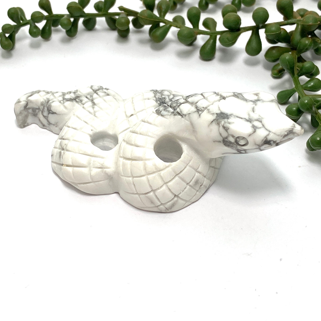 Howlite Snake with head up HOWS-01