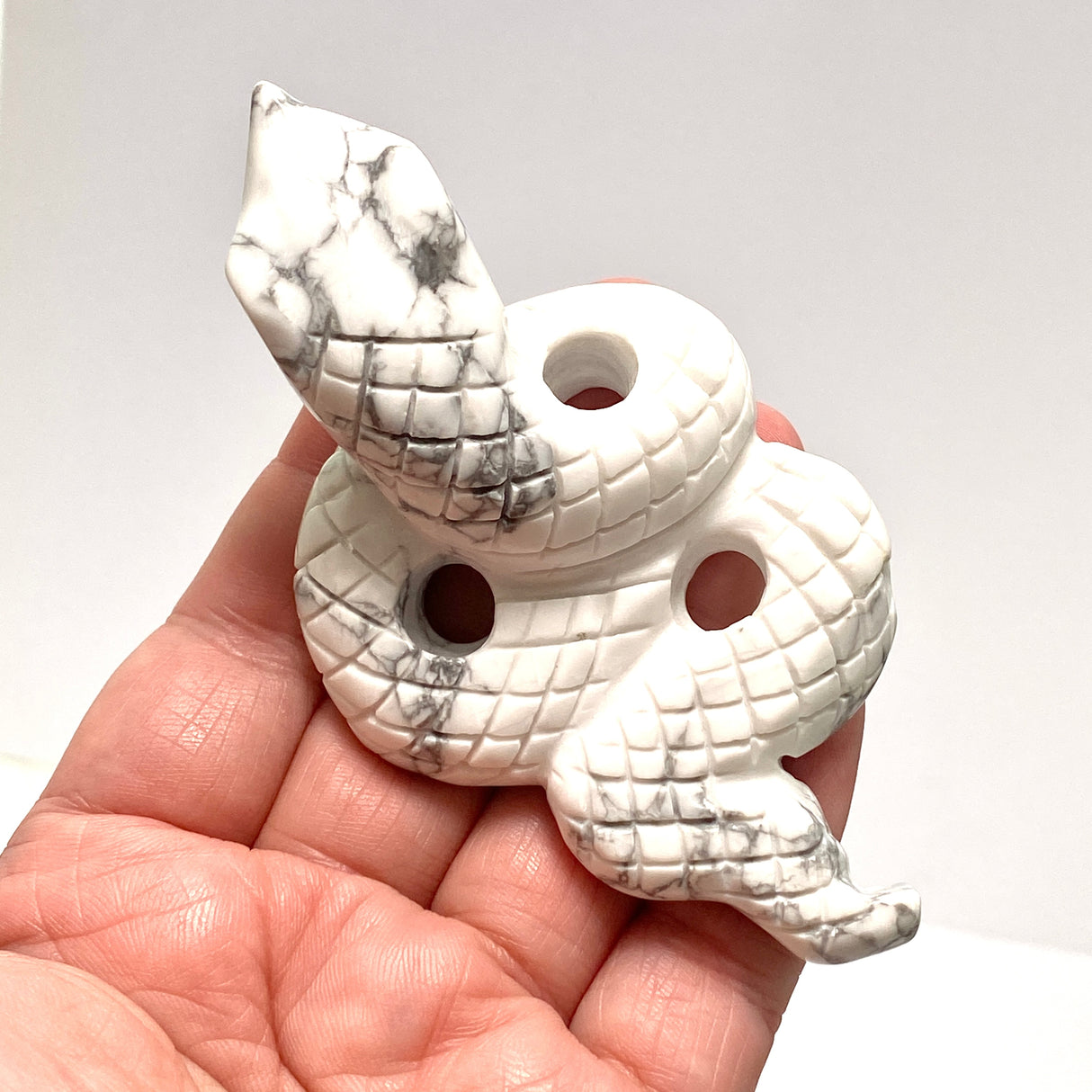 Howlite Snake with head up HOWS-01