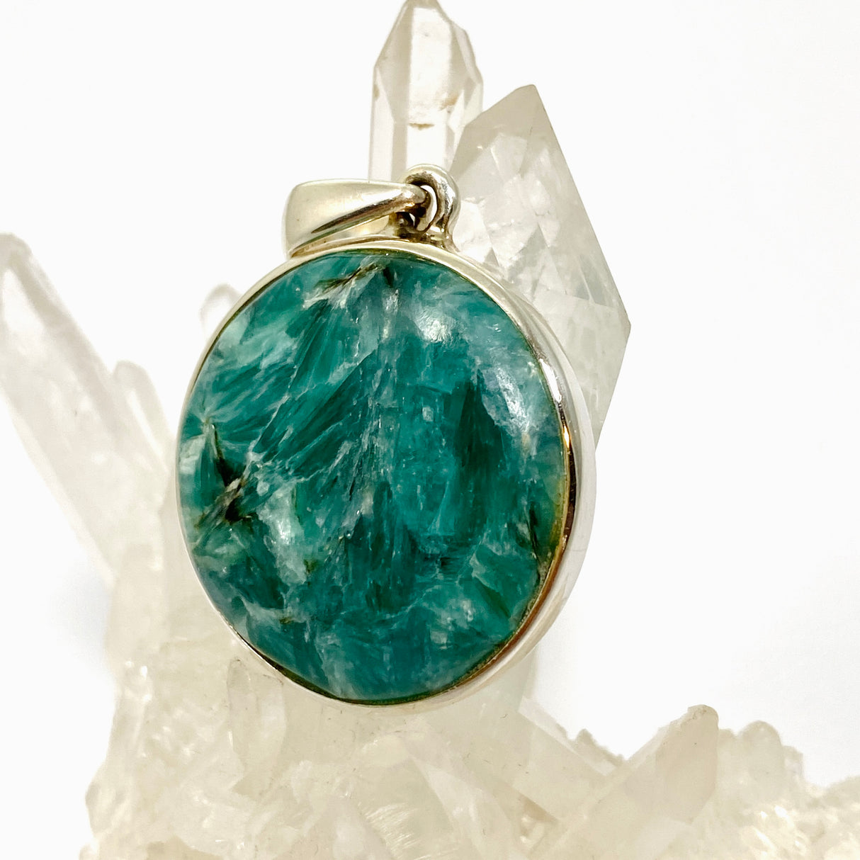 Green Kyanite Round Cabochon Pendant PPGJ983