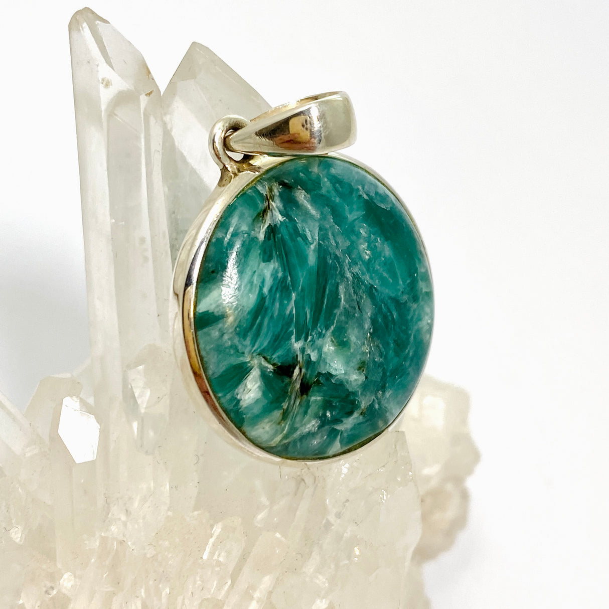 Green Kyanite Round Cabochon Pendant PPGJ983