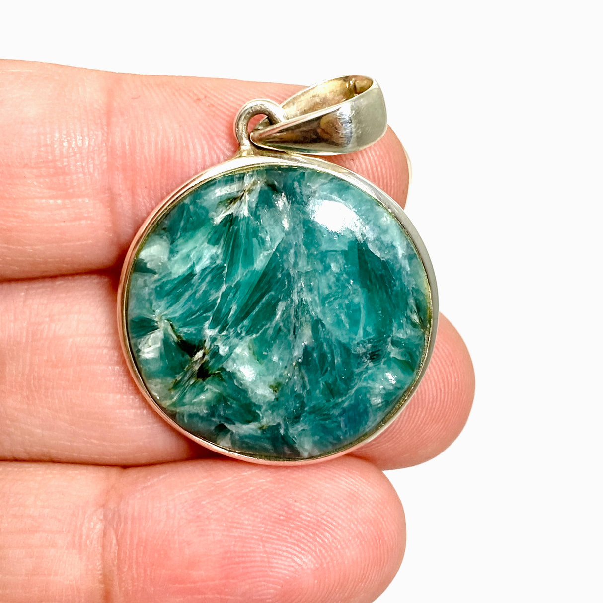 Green Kyanite Round Cabochon Pendant PPGJ983