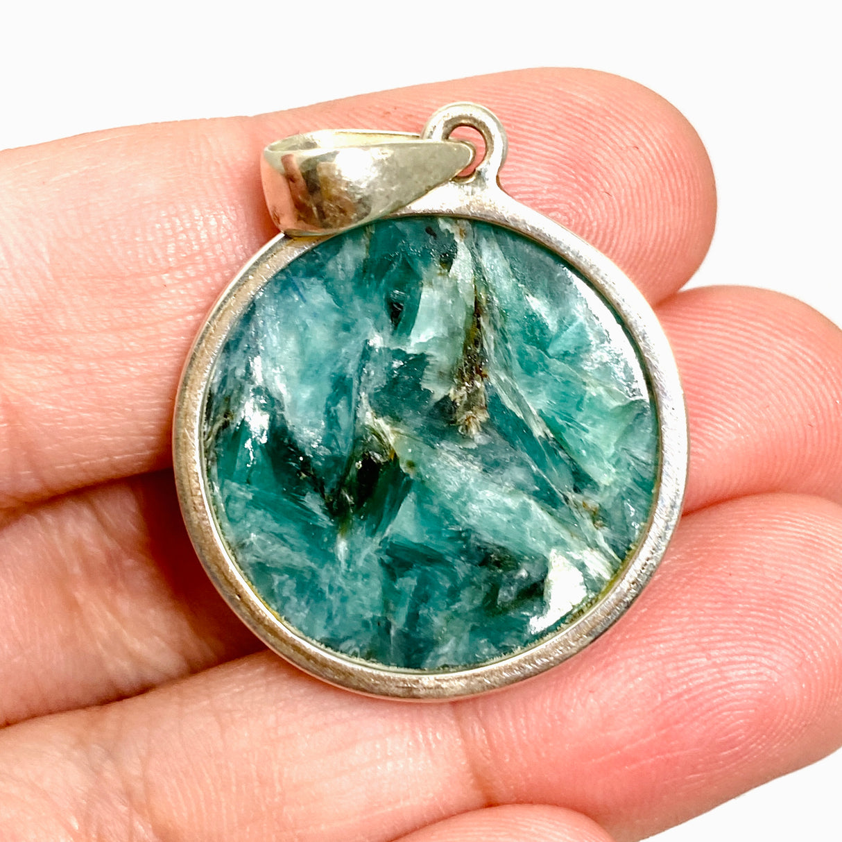 Green Kyanite Round Cabochon Pendant PPGJ983