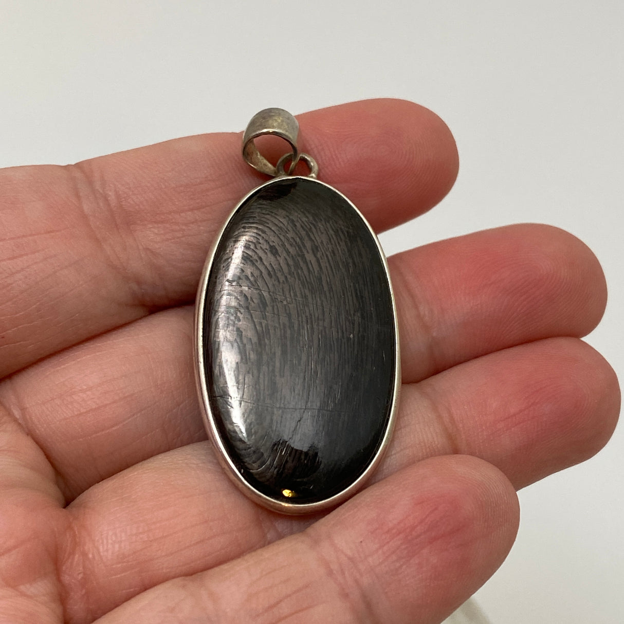 Hypersthene oval pendant KPGJ3062