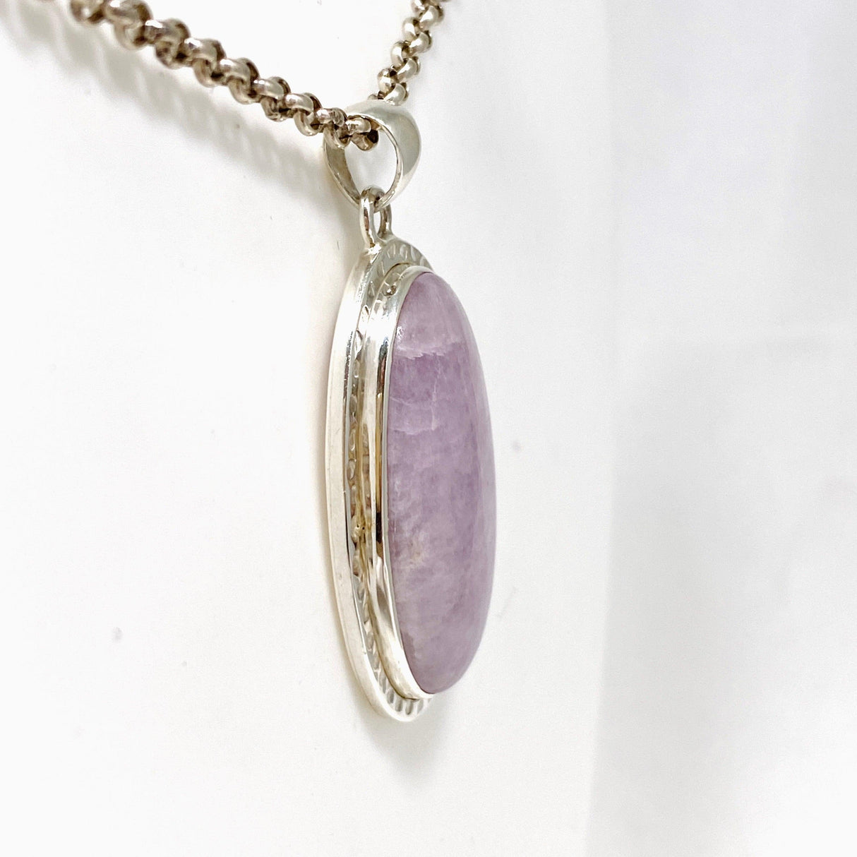 Kunzite Oval Pendant in a Decorative Setting KPGJ4302 - Nature's Magick