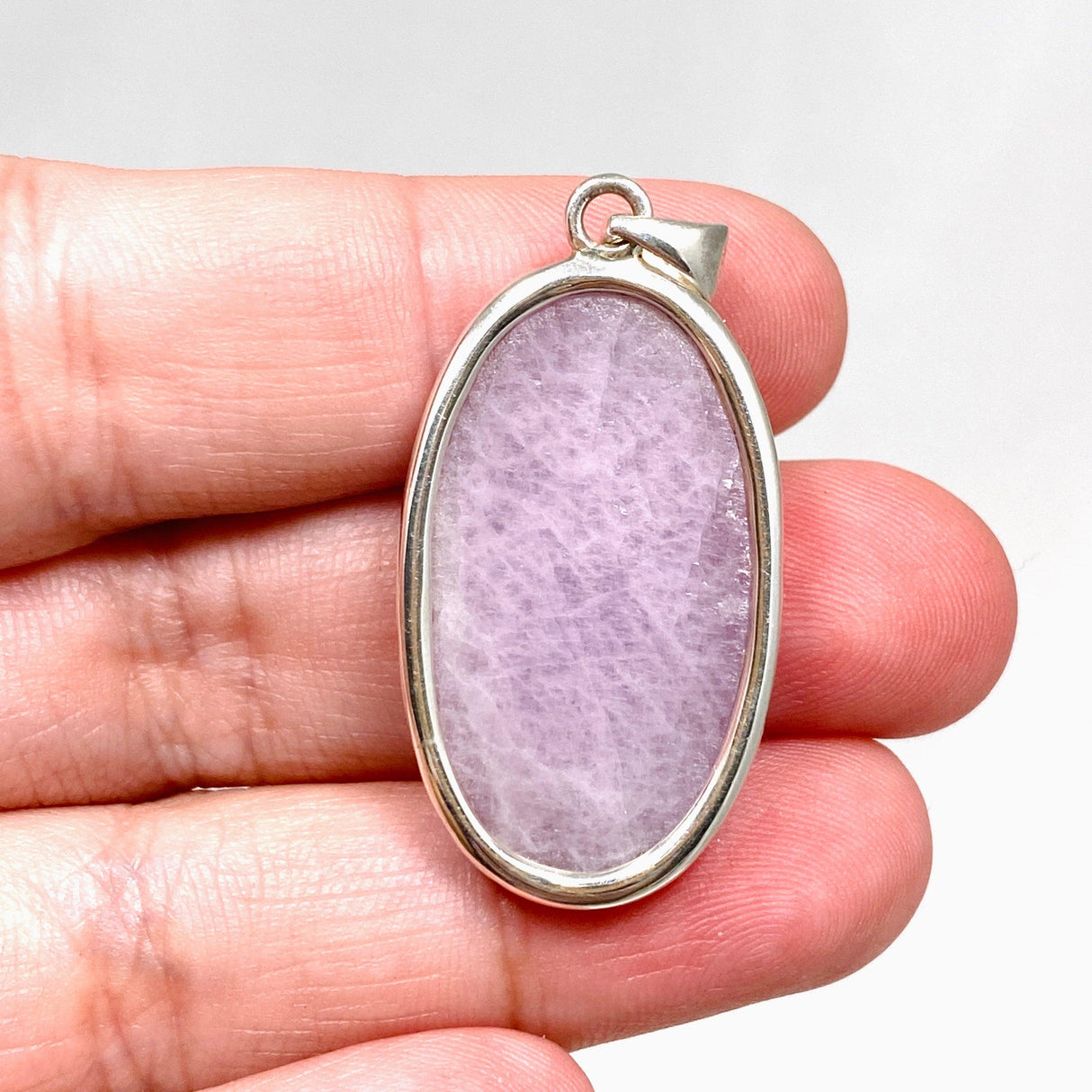 Kunzite Oval Pendant in a Hammered Setting KPGJ4299 - Nature's Magick