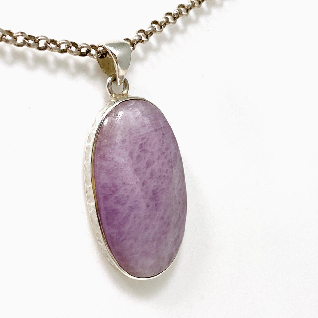 Kunzite Oval Pendant in a Hammered Setting KPGJ4299 - Nature's Magick