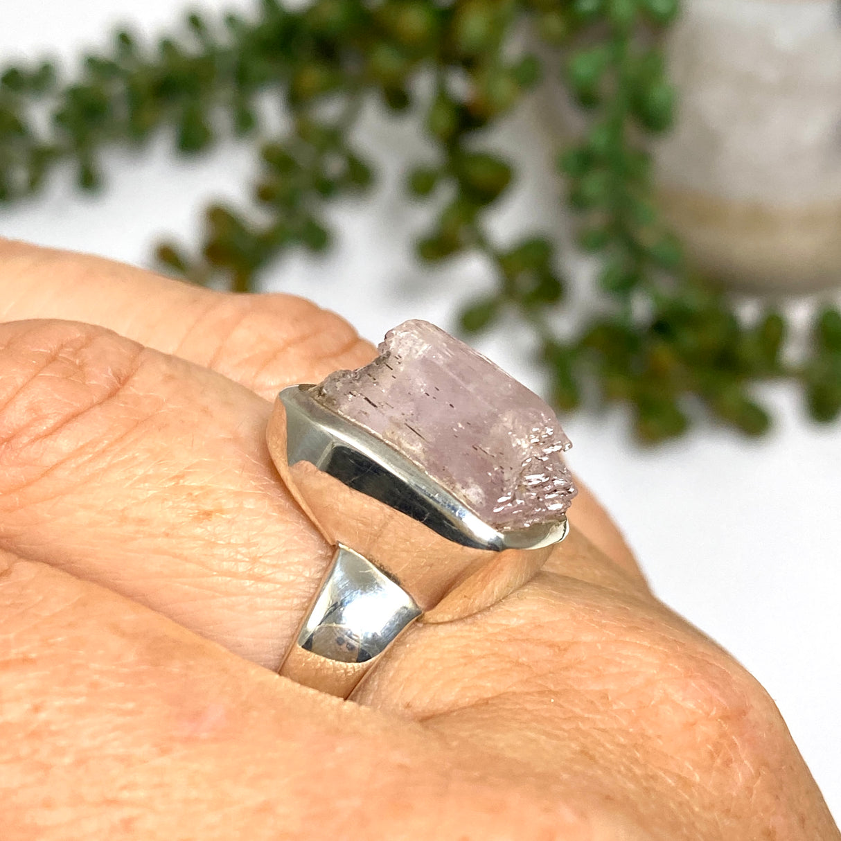 Kunzite raw crystal ring s.9 PRGJ195a