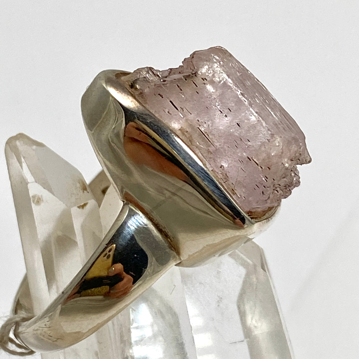 Kunzite raw crystal ring s.9 PRGJ195a