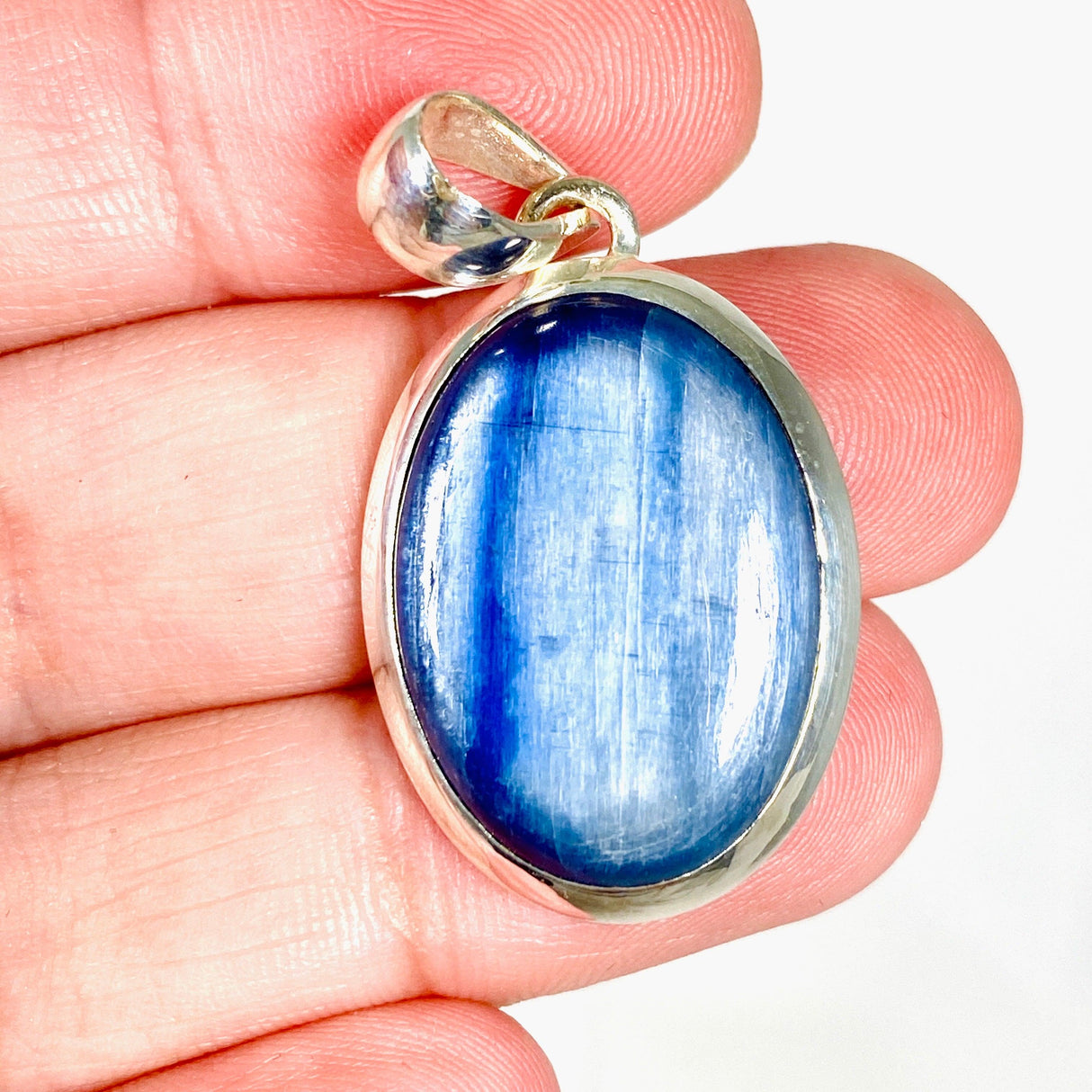 Kyanite oval pendant KPGJ3451