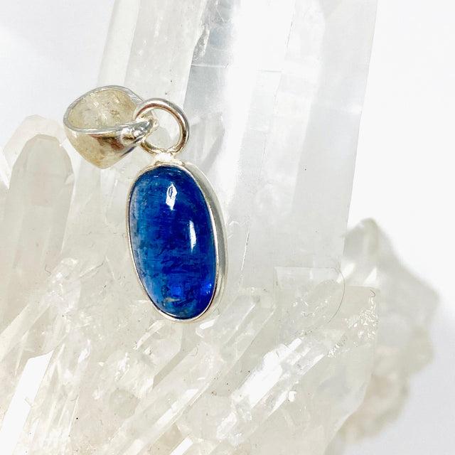 Kyanite Petite oval pendant KPGJ3449