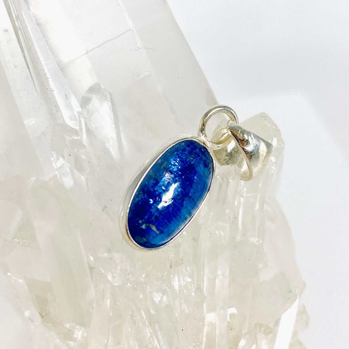 Kyanite Petite oval pendant KPGJ3449