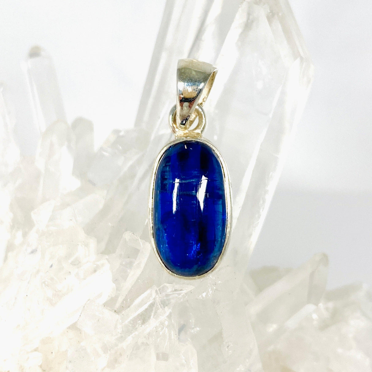 Kyanite petite oval pendant KPGJ3450