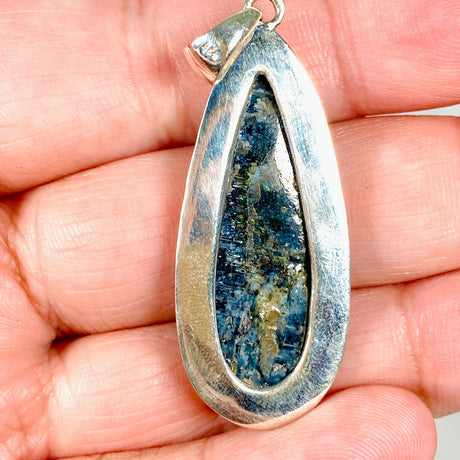 Kyanite teardrop pendant KPGJ3453